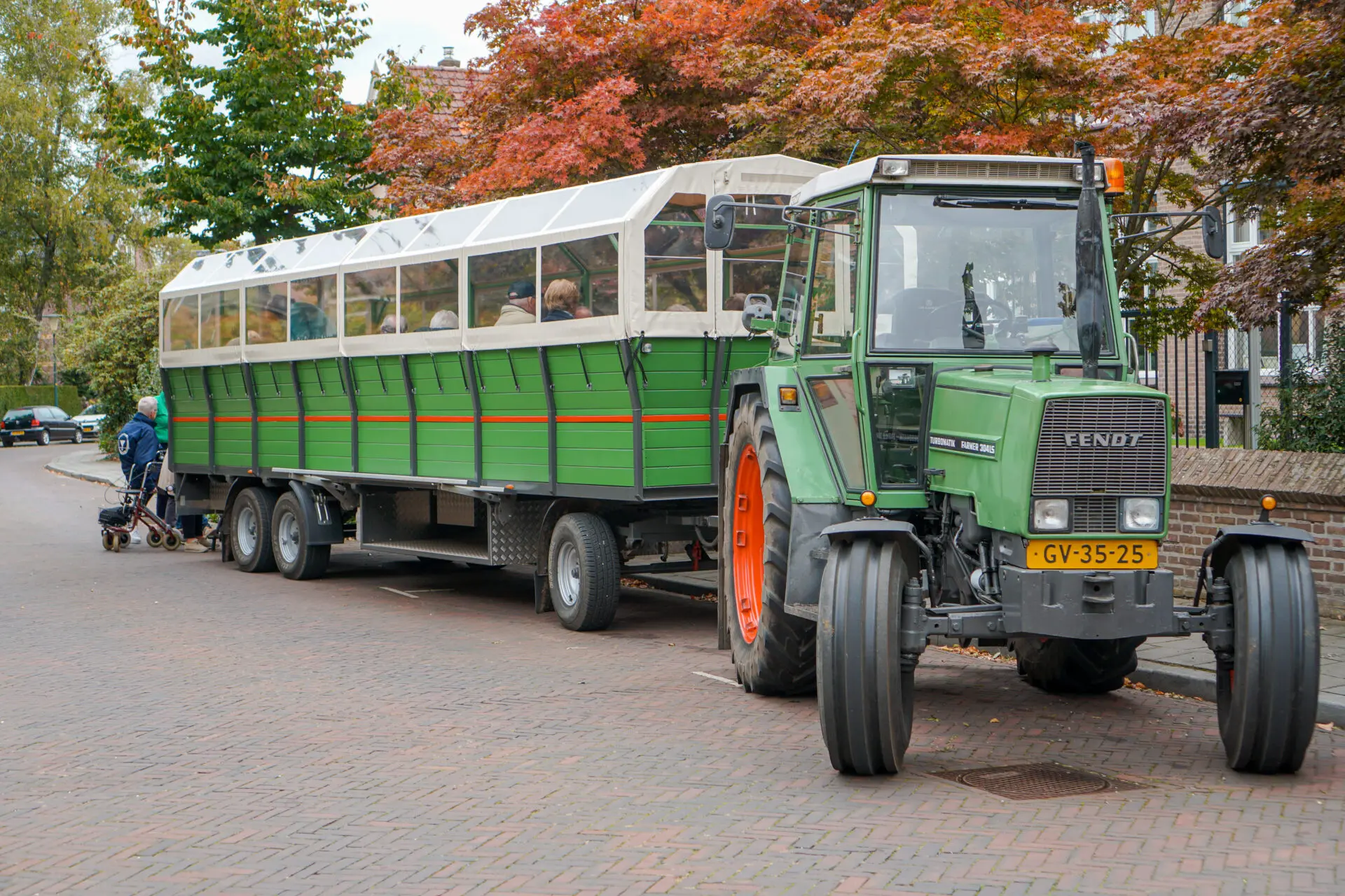 Het Prins Hendrikhuis gaat op pad met de huifkar