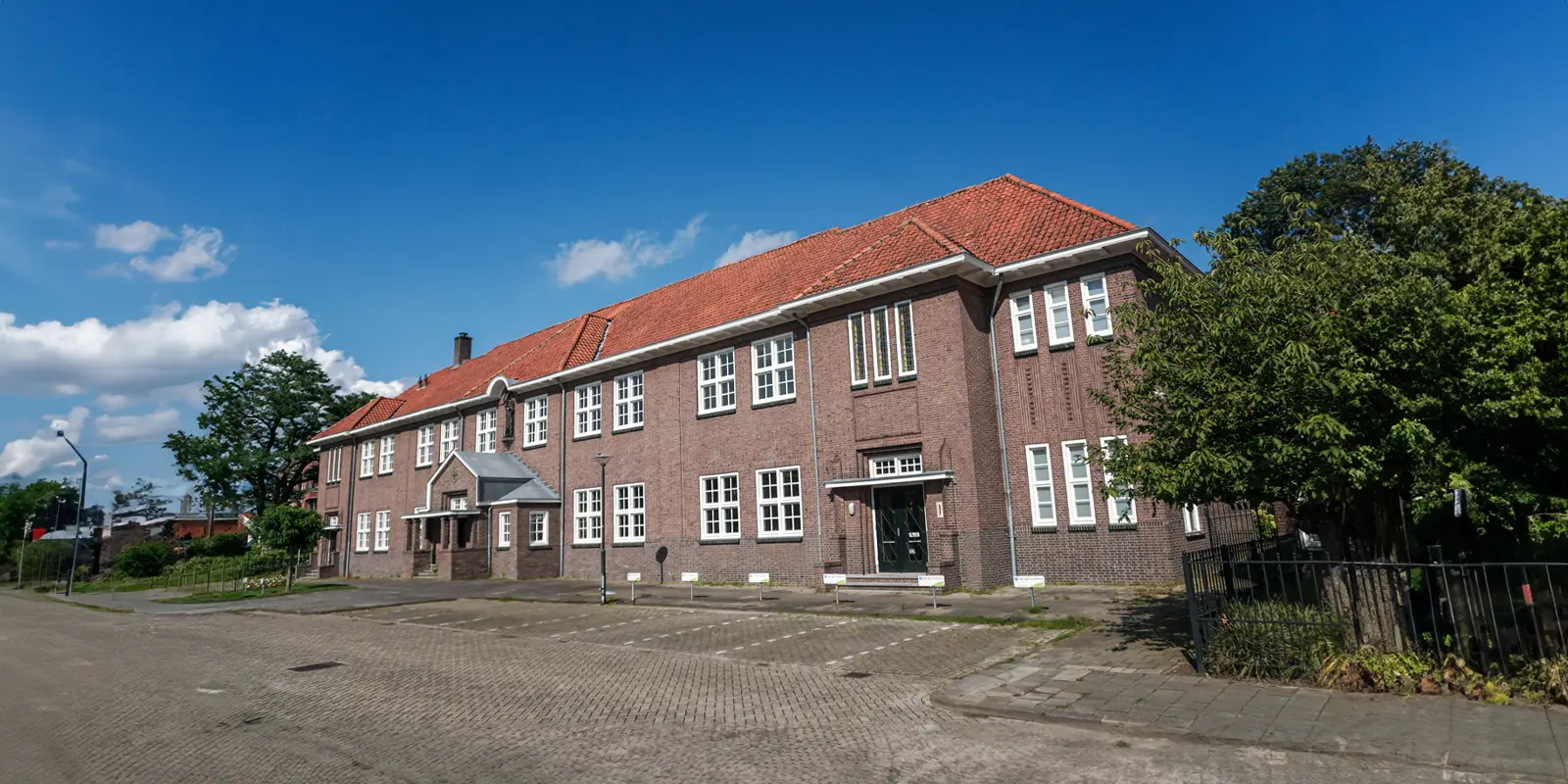 Het Van Coothhuis in Veghel is een kleinschalige en betaalbare woonzorglocatie voor mensen met dementie