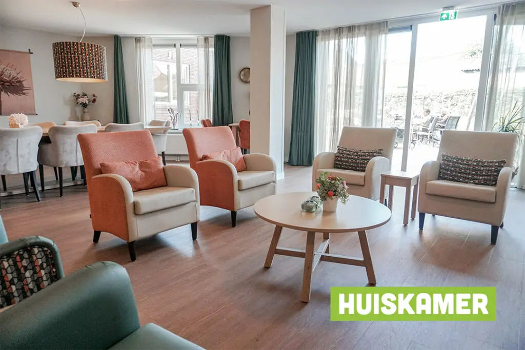 Een foto van Het Oosterkerkhuis van Dagelijks Leven waar mensen met dementie kleinschalig en betaalbaar wonen in een particuliere zorginstelling
