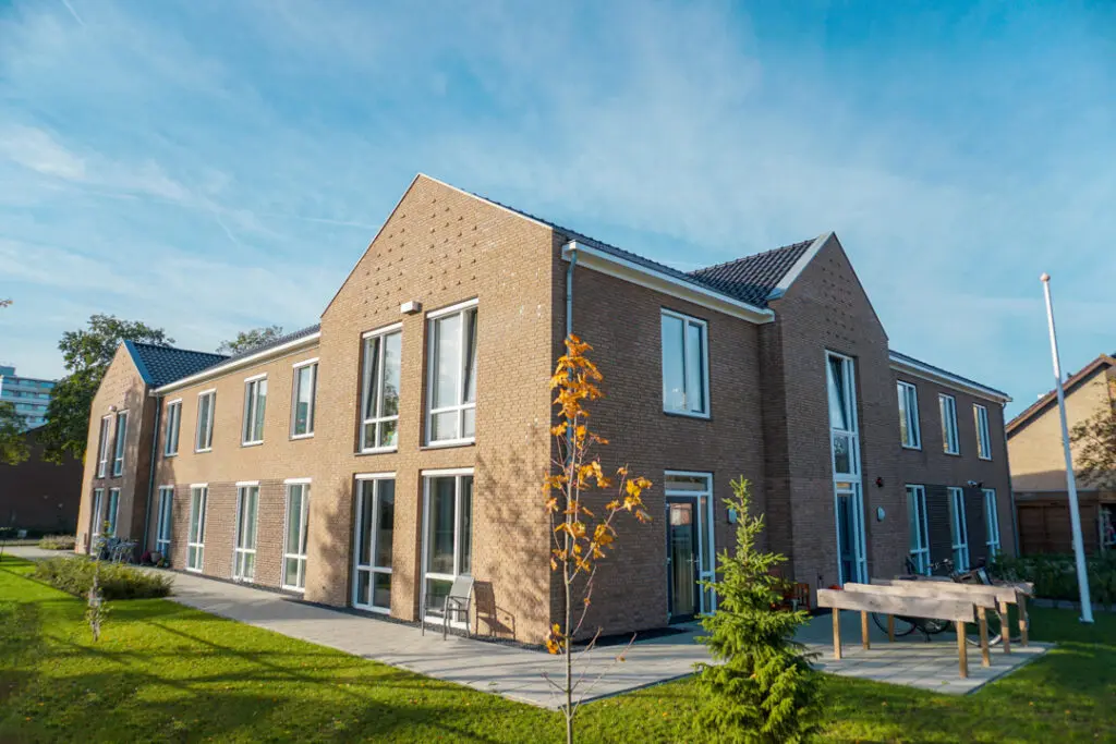 Een foto van Het Warandehuis van Dagelijks Leven waar mensen met dementie kleinschalig en betaalbaar wonen in een particuliere zorginstelling