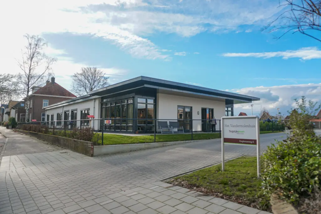 Een foto van Het Vandermolenhuis van Dagelijks Leven waar mensen met dementie kleinschalig en betaalbaar wonen in een particuliere zorginstelling