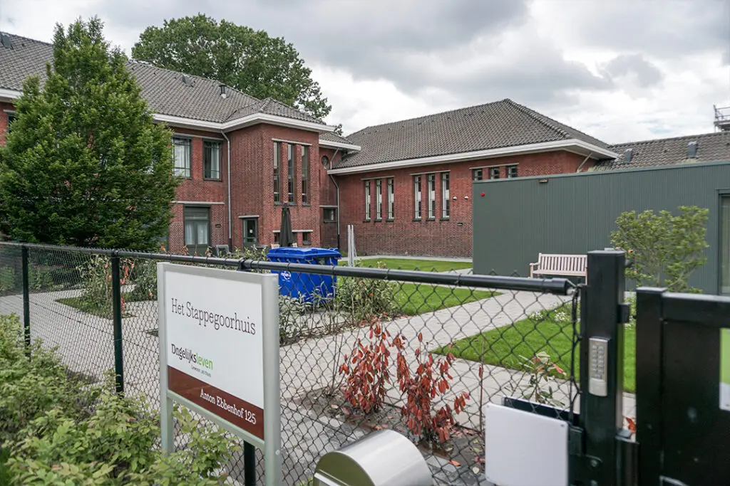 Een foto van Het Stappegoorhuis van Dagelijks Leven waar mensen met dementie kleinschalig en betaalbaar wonen in een particuliere zorginstelling.