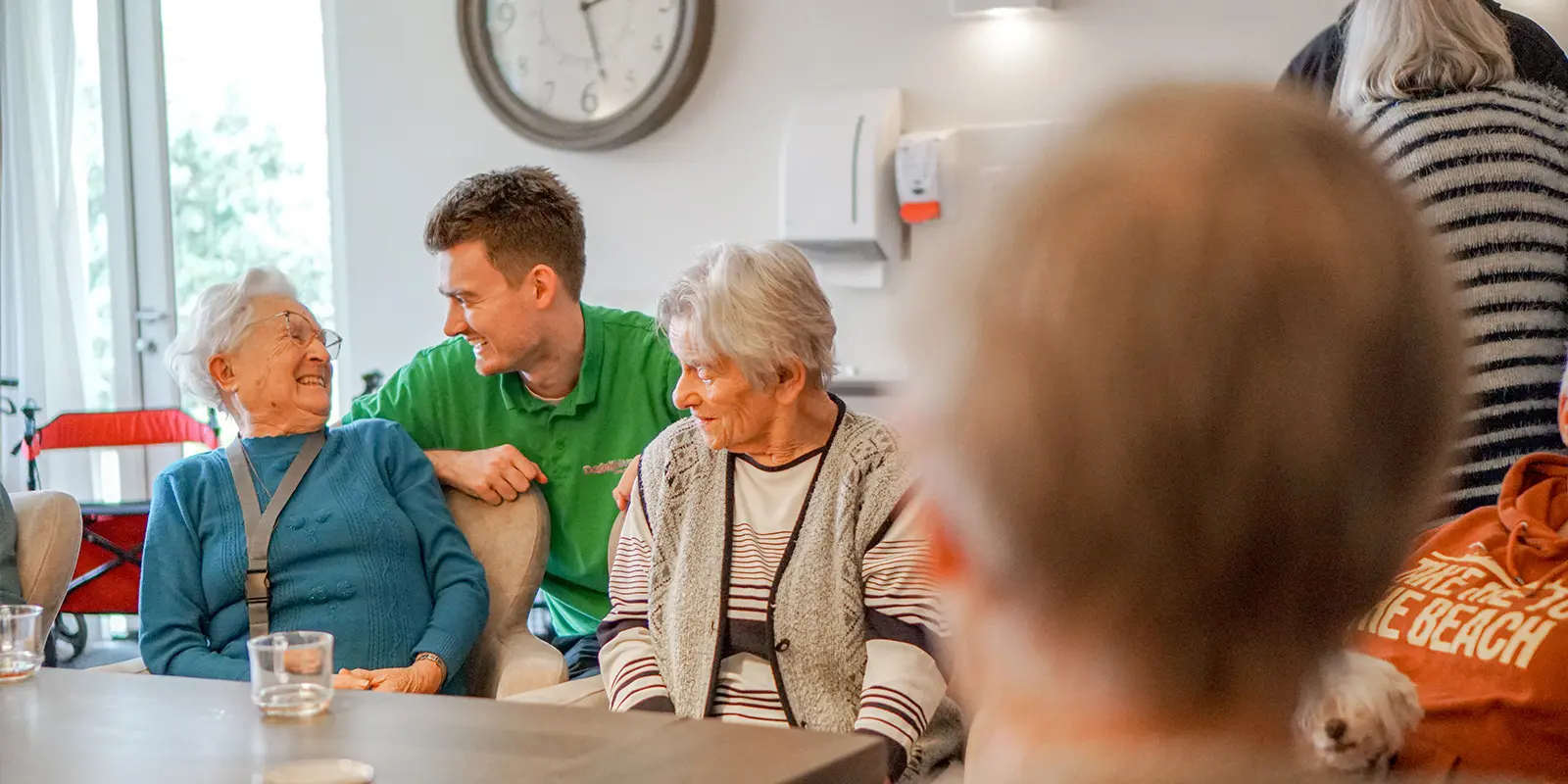 Bewoners met dementie geven regelmatig prachtige complimenten of doen geniale uitspraken die je als zorgmedewerker graag zou willen onthouden, blogt verzorgende IG Claudia.