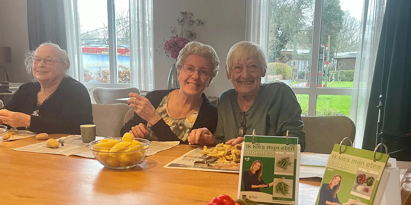 Maaltijdbeleving speelt een grote rol in Het Toorenhuis, kleinschalige woonvorm voor mensen met dementie in Middelburg. De bewoners maken samen een receptenboek.