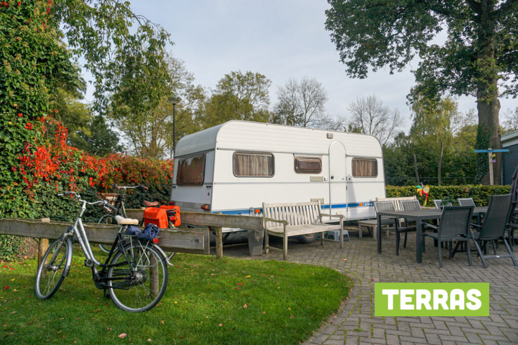 Een foto van de tuin van Het Socrateshuis van Dagelijks Leven waar mensen met dementie kleinschalig en betaalbaar wonen in een particuliere zorginstelling