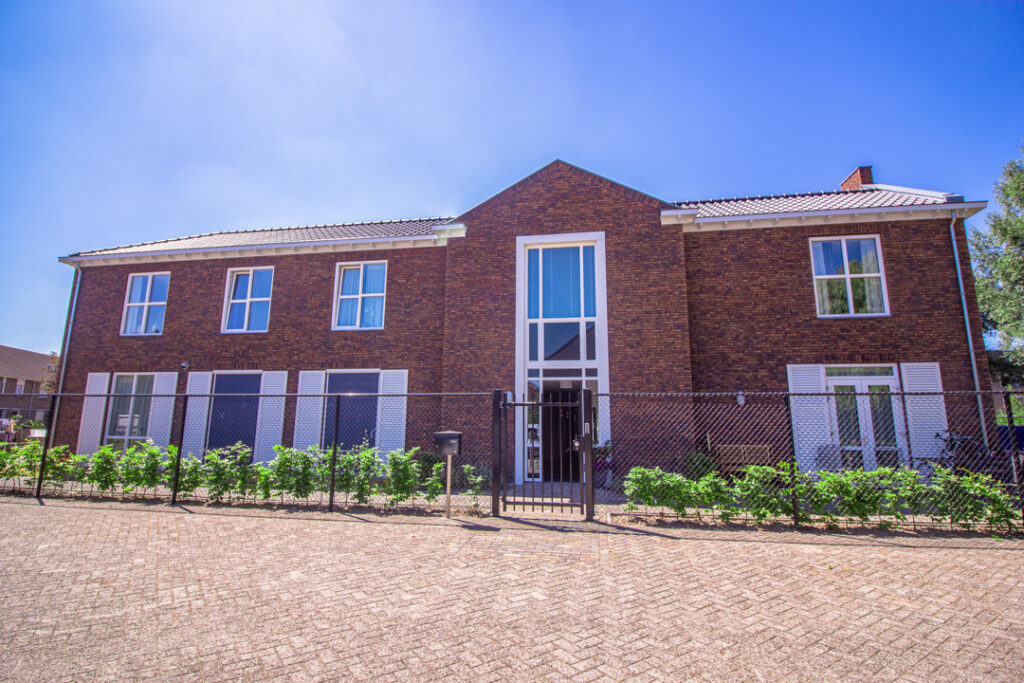 Een foto van Het Beemdhuis van Dagelijks Leven waar mensen met dementie kleinschalig en betaalbaar wonen in een particuliere zorginstelling
