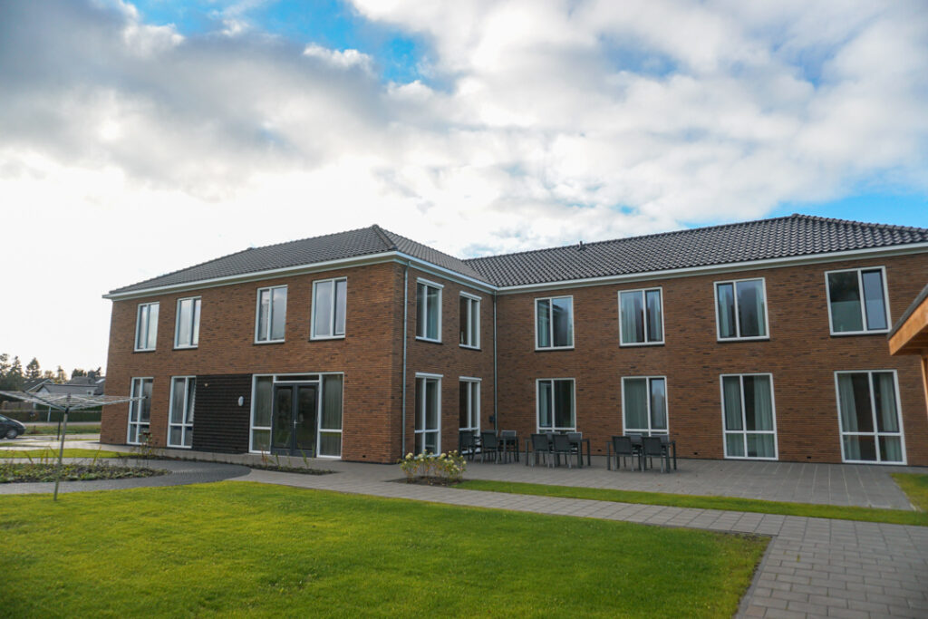 Een foto van Het Blaauwhofhuis van Dagelijks Leven waar mensen met dementie kleinschalig en betaalbaar wonen in een particuliere zorginstelling