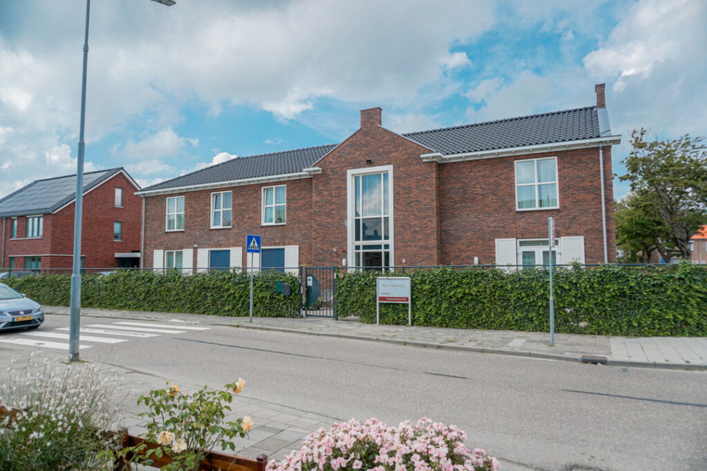 Een foto van Het Toorenhuis van Dagelijks Leven waar mensen met dementie kleinschalig en betaalbaar wonen in een particuliere zorginstelling