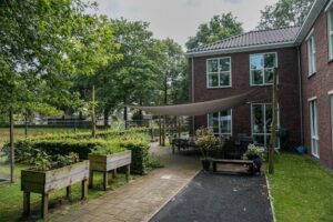 Afbeelding 3: Planten in verhoogde bakken ‘vriendelijk’ voor mensen met dementie.